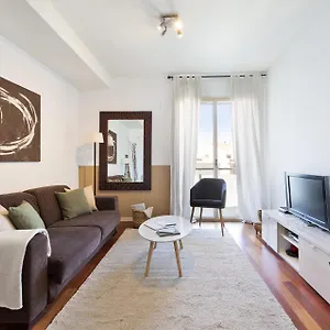 Ola Living Plaza Catalunya , Barcellona Spagna